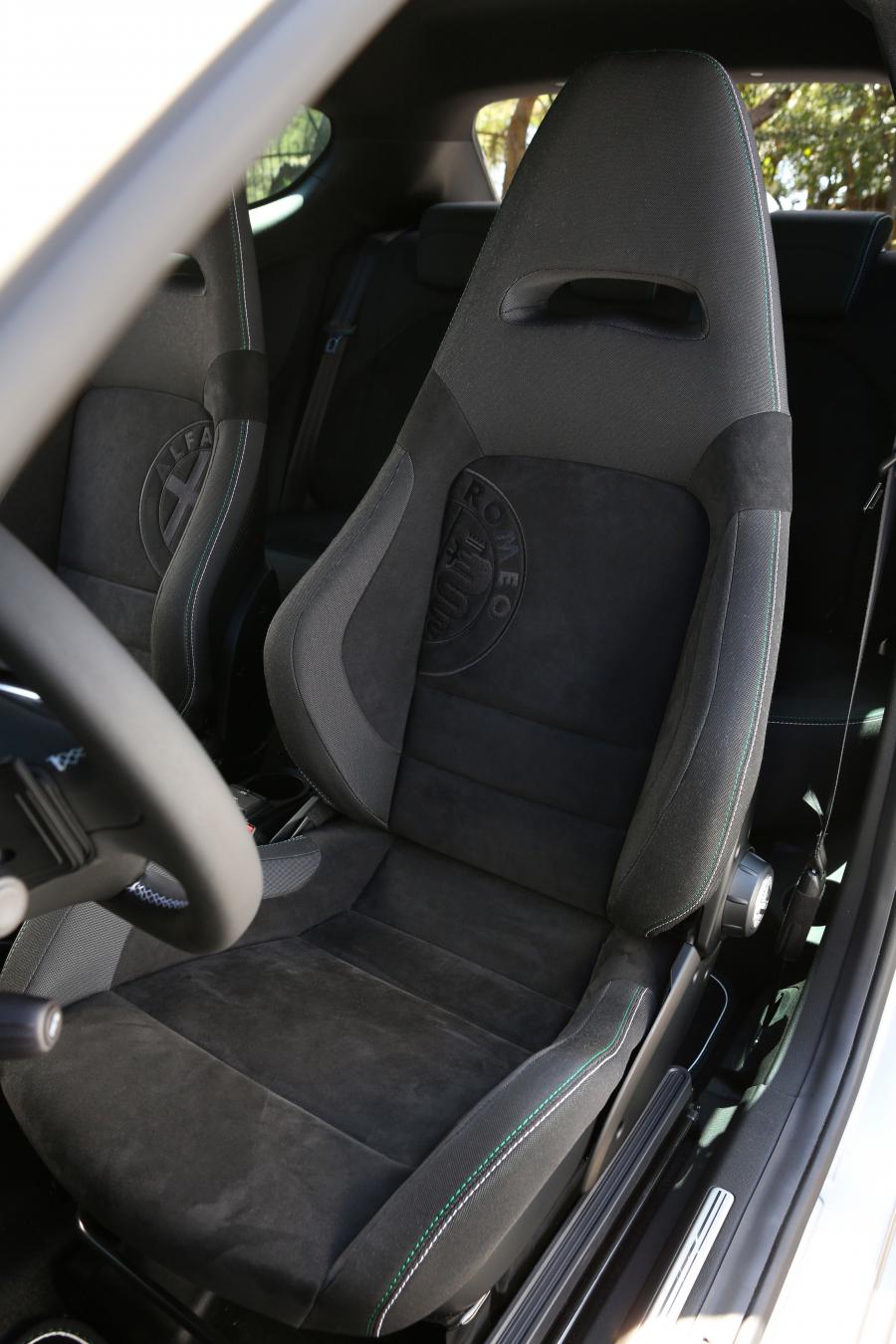 Интерьер Alfa Romeo MiTo Quadrifoglio Verde (955) 2014 года  (фото 42 из 45)